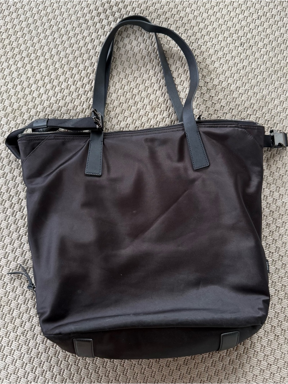 Tumi devoe hope tote black nylon double handle zipper large travel bag - Picture 2 of 4
